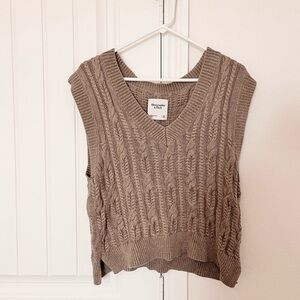 A&F Knit Sweater Vest Size S